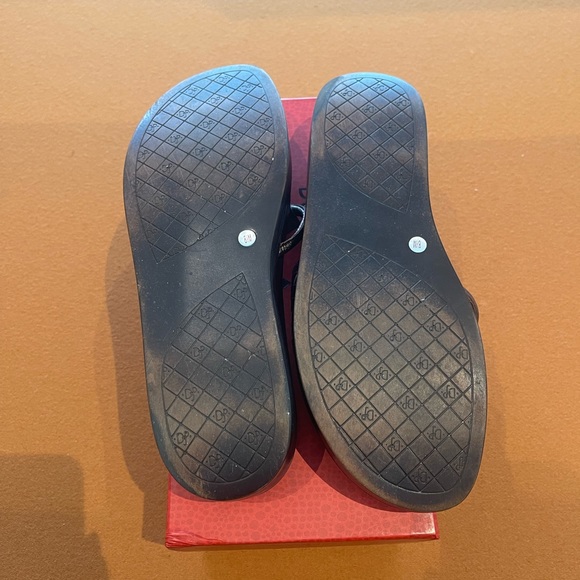 Donald Pliner sandals - Picture 4 of 4